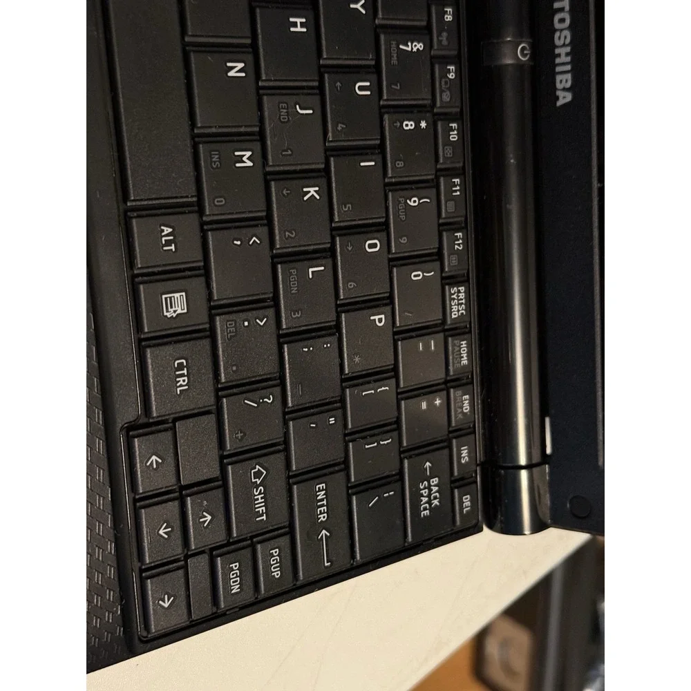Toshiba Mini NB255-N250 10.1in. (250GB, Intel‎ Atom, 1.66GHz, 1GB) Netbook
